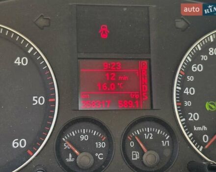 Серый Фольксваген Туран, объемом двигателя 2 л и пробегом 358 тыс. км за 4500 $, фото 36 на Automoto.ua