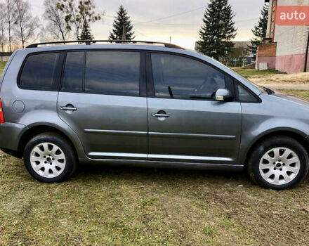 Серый Фольксваген Туран, объемом двигателя 1.97 л и пробегом 350 тыс. км за 5500 $, фото 7 на Automoto.ua