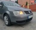 Серый Фольксваген Туран, объемом двигателя 1.6 л и пробегом 302 тыс. км за 5350 $, фото 2 на Automoto.ua