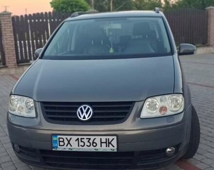 Серый Фольксваген Туран, объемом двигателя 1.98 л и пробегом 219 тыс. км за 5300 $, фото 3 на Automoto.ua