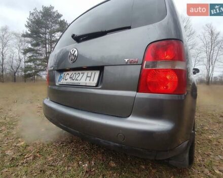 Серый Фольксваген Туран, объемом двигателя 1.98 л и пробегом 240 тыс. км за 4900 $, фото 19 на Automoto.ua