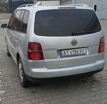 Серый Фольксваген Туран, объемом двигателя 2 л и пробегом 273 тыс. км за 4900 $, фото 4 на Automoto.ua