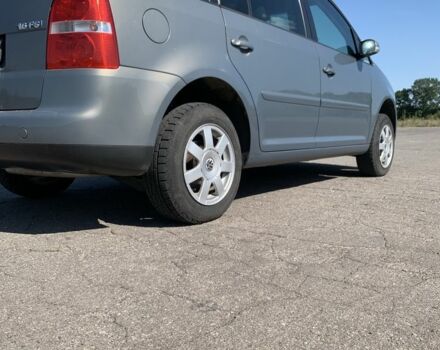 Серый Фольксваген Туран, объемом двигателя 1.6 л и пробегом 234 тыс. км за 6100 $, фото 3 на Automoto.ua