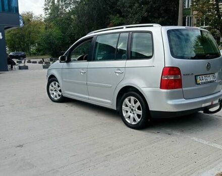 Сірий Фольксваген Туран, об'ємом двигуна 1.98 л та пробігом 196 тис. км за 5990 $, фото 12 на Automoto.ua