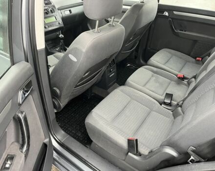 Сірий Фольксваген Туран, об'ємом двигуна 1.9 л та пробігом 271 тис. км за 3018 $, фото 2 на Automoto.ua