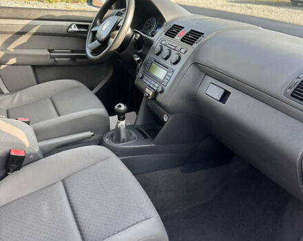 Серый Фольксваген Туран, объемом двигателя 0 л и пробегом 250 тыс. км за 5500 $, фото 9 на Automoto.ua