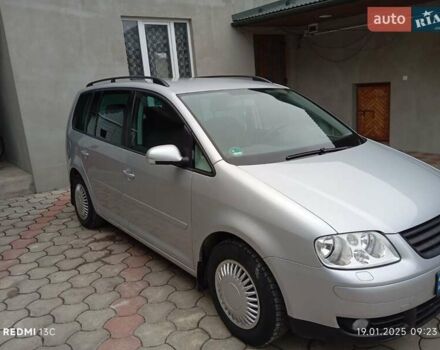 Серый Фольксваген Туран, объемом двигателя 1.6 л и пробегом 220 тыс. км за 5100 $, фото 5 на Automoto.ua