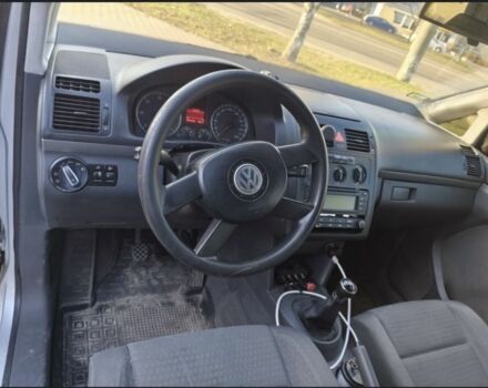 Серый Фольксваген Туран, объемом двигателя 2 л и пробегом 3 тыс. км за 2950 $, фото 8 на Automoto.ua