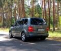 Серый Фольксваген Туран, объемом двигателя 1.6 л и пробегом 350 тыс. км за 4500 $, фото 1 на Automoto.ua