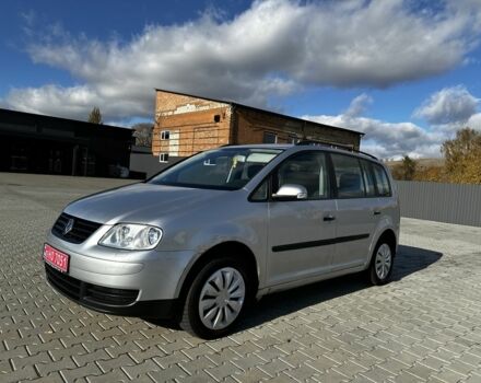 Серый Фольксваген Туран, объемом двигателя 1.6 л и пробегом 228 тыс. км за 4700 $, фото 3 на Automoto.ua