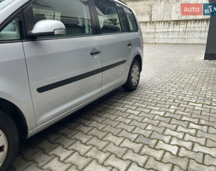 Серый Фольксваген Туран, объемом двигателя 1.6 л и пробегом 258 тыс. км за 5350 $, фото 12 на Automoto.ua