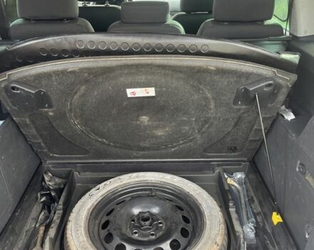 Серый Фольксваген Туран, объемом двигателя 1.9 л и пробегом 300 тыс. км за 3100 $, фото 9 на Automoto.ua