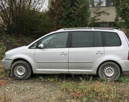 Серый Фольксваген Туран, объемом двигателя 2 л и пробегом 3 тыс. км за 1300 $, фото 2 на Automoto.ua