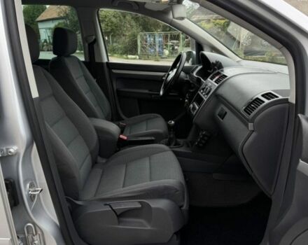 Серый Фольксваген Туран, объемом двигателя 1.9 л и пробегом 277 тыс. км за 1546 $, фото 5 на Automoto.ua