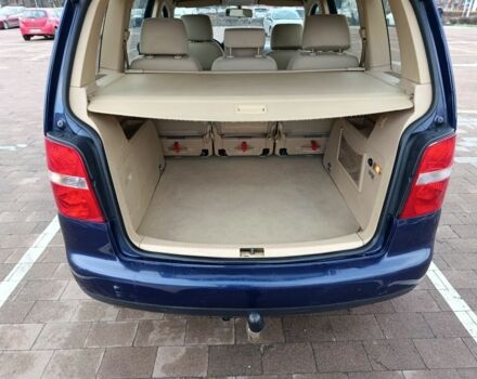 Сірий Фольксваген Туран, об'ємом двигуна 2 л та пробігом 300 тис. км за 2349 $, фото 11 на Automoto.ua