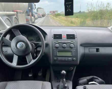 Серый Фольксваген Туран, объемом двигателя 1.9 л и пробегом 1 тыс. км за 2200 $, фото 3 на Automoto.ua