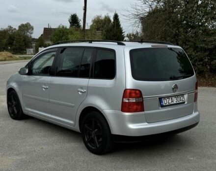 Серый Фольксваген Туран, объемом двигателя 1.9 л и пробегом 277 тыс. км за 1546 $, фото 1 на Automoto.ua