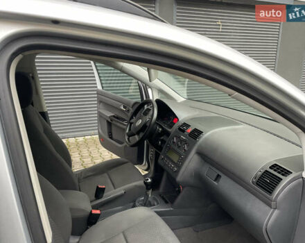 Серый Фольксваген Туран, объемом двигателя 1.6 л и пробегом 258 тыс. км за 5350 $, фото 22 на Automoto.ua