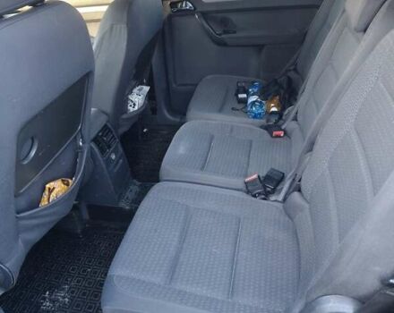 Серый Фольксваген Туран, объемом двигателя 2 л и пробегом 378 тыс. км за 2600 $, фото 6 на Automoto.ua