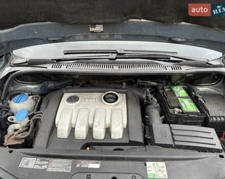 Серый Фольксваген Туран, объемом двигателя 1.9 л и пробегом 281 тыс. км за 6700 $, фото 55 на Automoto.ua