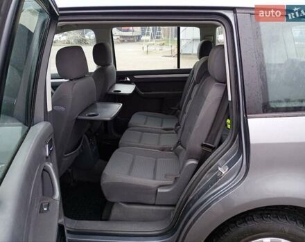 Серый Фольксваген Туран, объемом двигателя 1.6 л и пробегом 238 тыс. км за 4299 $, фото 20 на Automoto.ua