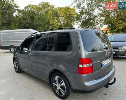 Сірий Фольксваген Туран, об'ємом двигуна 1.9 л та пробігом 350 тис. км за 4950 $, фото 7 на Automoto.ua