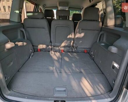 Серый Фольксваген Туран, объемом двигателя 1.9 л и пробегом 300 тыс. км за 5100 $, фото 8 на Automoto.ua