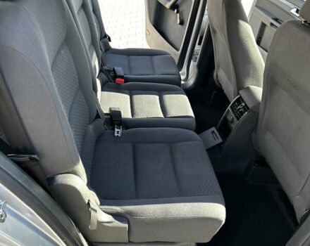 Серый Фольксваген Туран, объемом двигателя 1.6 л и пробегом 228 тыс. км за 4700 $, фото 25 на Automoto.ua