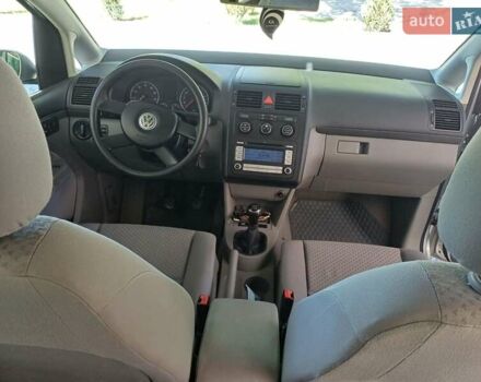 Серый Фольксваген Туран, объемом двигателя 1.6 л и пробегом 270 тыс. км за 5199 $, фото 3 на Automoto.ua