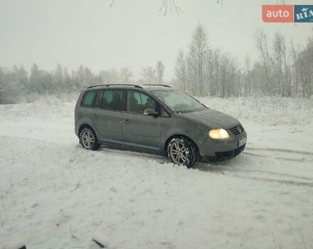 Серый Фольксваген Туран, объемом двигателя 1.98 л и пробегом 240 тыс. км за 4900 $, фото 10 на Automoto.ua