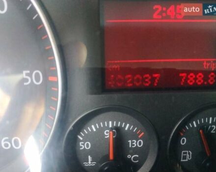 Серый Фольксваген Туран, объемом двигателя 1.9 л и пробегом 402 тыс. км за 5300 $, фото 4 на Automoto.ua