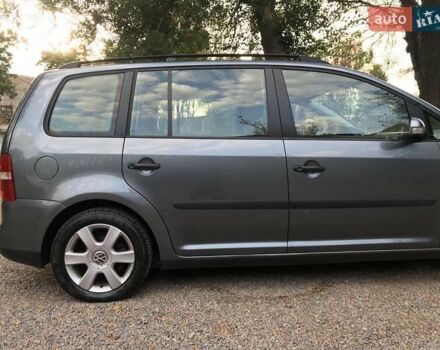 Серый Фольксваген Туран, объемом двигателя 1.6 л и пробегом 232 тыс. км за 5850 $, фото 3 на Automoto.ua