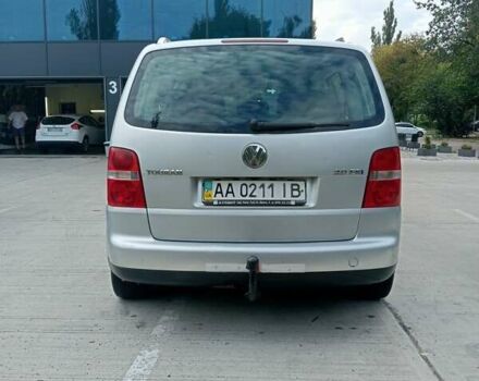 Сірий Фольксваген Туран, об'ємом двигуна 1.98 л та пробігом 196 тис. км за 5990 $, фото 14 на Automoto.ua