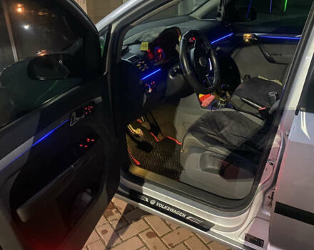 Серый Фольксваген Туран, объемом двигателя 1.97 л и пробегом 490 тыс. км за 5550 $, фото 8 на Automoto.ua