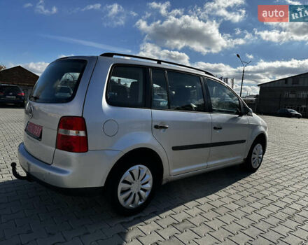 Серый Фольксваген Туран, объемом двигателя 1.6 л и пробегом 228 тыс. км за 4700 $, фото 4 на Automoto.ua