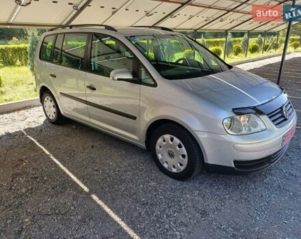 Серый Фольксваген Туран, объемом двигателя 1.6 л и пробегом 270 тыс. км за 5199 $, фото 20 на Automoto.ua