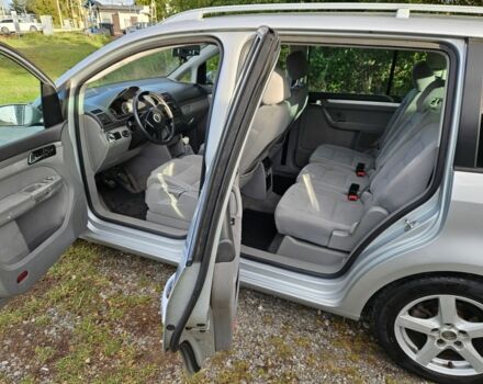 Серый Фольксваген Туран, объемом двигателя 2 л и пробегом 380 тыс. км за 2350 $, фото 6 на Automoto.ua