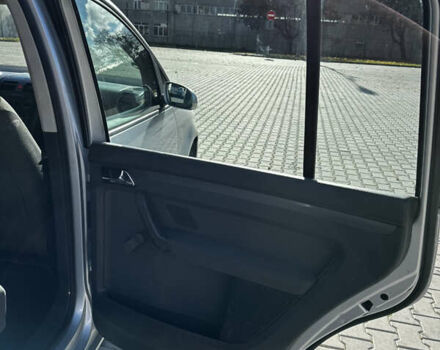 Серый Фольксваген Туран, объемом двигателя 1.6 л и пробегом 228 тыс. км за 4700 $, фото 24 на Automoto.ua