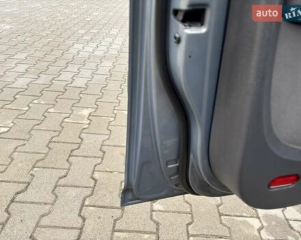 Серый Фольксваген Туран, объемом двигателя 1.9 л и пробегом 281 тыс. км за 6700 $, фото 36 на Automoto.ua