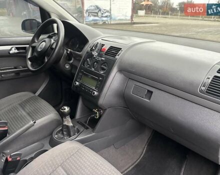 Серый Фольксваген Туран, объемом двигателя 1.9 л и пробегом 281 тыс. км за 6700 $, фото 29 на Automoto.ua