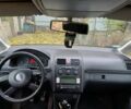 Серый Фольксваген Туран, объемом двигателя 2 л и пробегом 305 тыс. км за 3700 $, фото 5 на Automoto.ua