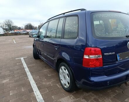 Сірий Фольксваген Туран, об'ємом двигуна 2 л та пробігом 300 тис. км за 2349 $, фото 4 на Automoto.ua