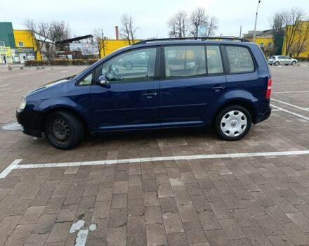 Сірий Фольксваген Туран, об'ємом двигуна 2 л та пробігом 300 тис. км за 2349 $, фото 5 на Automoto.ua