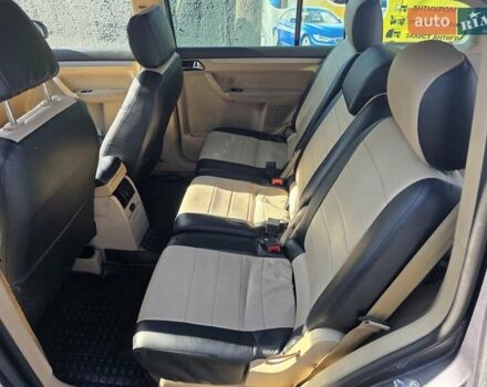 Серый Фольксваген Туран, объемом двигателя 2 л и пробегом 358 тыс. км за 4500 $, фото 20 на Automoto.ua