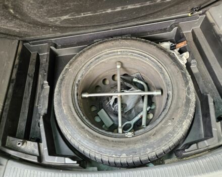 Серый Фольксваген Туран, объемом двигателя 2 л и пробегом 380 тыс. км за 2350 $, фото 18 на Automoto.ua