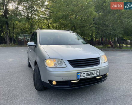 Серый Фольксваген Туран, объемом двигателя 1.98 л и пробегом 231 тыс. км за 4450 $, фото 5 на Automoto.ua