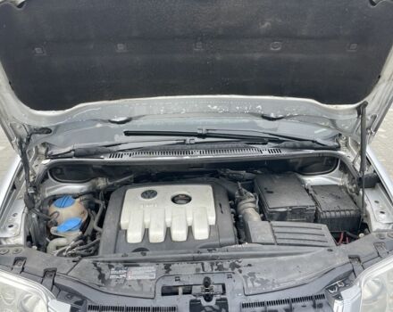 Серый Фольксваген Туран, объемом двигателя 2 л и пробегом 320 тыс. км за 6299 $, фото 7 на Automoto.ua