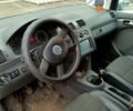 Серый Фольксваген Туран, объемом двигателя 1.6 л и пробегом 230 тыс. км за 6400 $, фото 1 на Automoto.ua