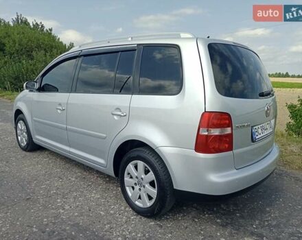 Серый Фольксваген Туран, объемом двигателя 1.6 л и пробегом 171 тыс. км за 6250 $, фото 2 на Automoto.ua