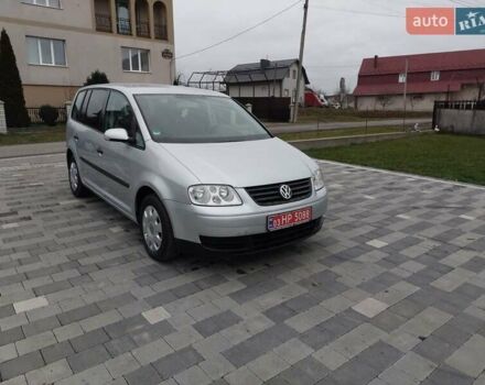 Сірий Фольксваген Туран, об'ємом двигуна 1.6 л та пробігом 205 тис. км за 5600 $, фото 23 на Automoto.ua